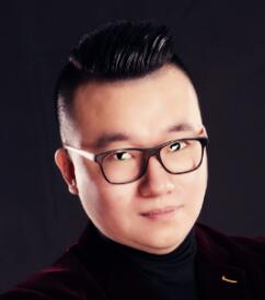 肖  毅